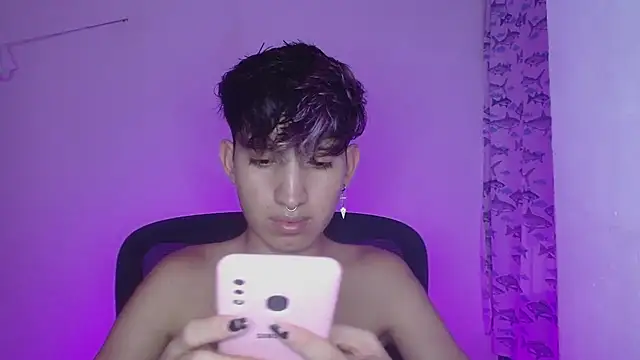 Snapshot of littlextreme chatting on 14, 2, 2025 littlextreme online show from 14, 2, 2025