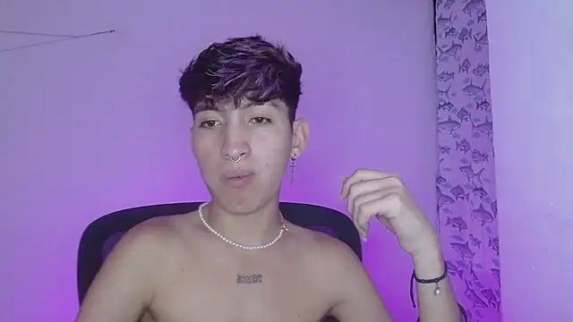 Snapshot of littlextreme chatting on 15, 2, 2025 littlextreme online show from 15, 2, 2025