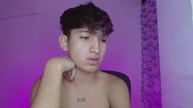 Snapshot of littlextreme chatting on 22, 2, 2025 littlextreme online show from 22, 2, 2025