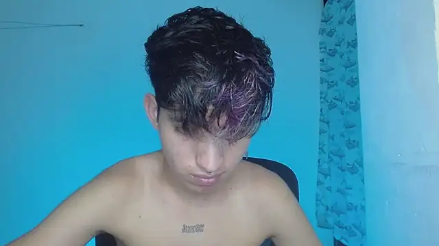 Snapshot of littlextreme chatting on 24, 2, 2025 littlextreme online show from 24, 2, 2025