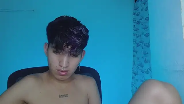 Snapshot of littlextreme chatting on 24, 2, 2025 littlextreme online show from 24, 2, 2025