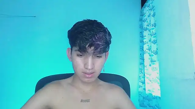 Snapshot of littlextreme chatting on 24, 2, 2025 littlextreme online show from 24, 2, 2025