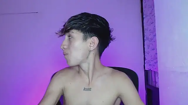 Snapshot of littlextreme chatting on 28, 2, 2025 littlextreme online show from 28, 2, 2025