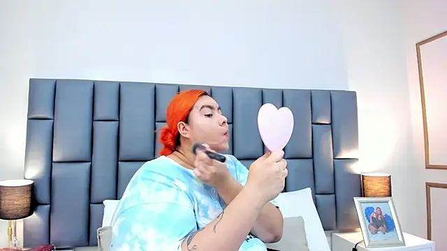 aandreaperez online show from 25, 1, 2025