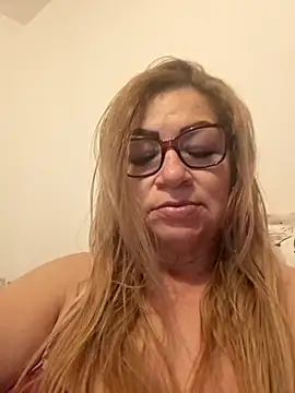 Snapshot of gisela27 chatting on 8, 4, 2026 gisela27 online show from 8, 4, 2026