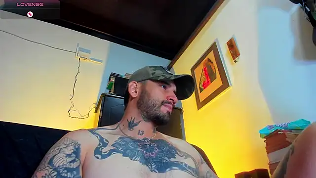 Snapshot of CamiloGray_ chatting on 16, 2, 2025 CamiloGray  online show from 16, 2, 2025