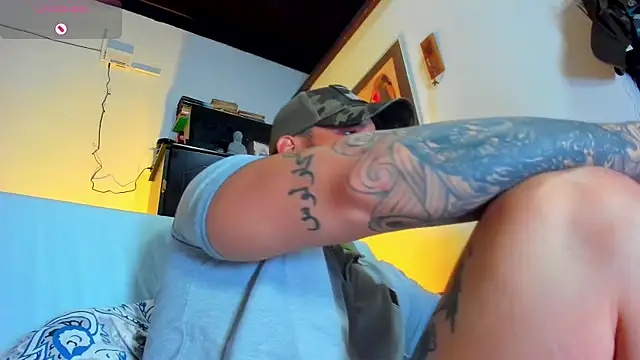 Snapshot of CamiloGray_ chatting on 19, 2, 2025 CamiloGray  online show from 19, 2, 2025