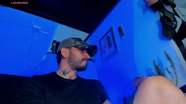 Snapshot of CamiloGray_ chatting on 24, 2, 2025 CamiloGray  online show from 24, 2, 2025