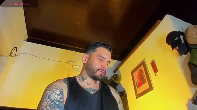 Snapshot of CamiloGray_ chatting on 16, 3, 2025 CamiloGray  online show from 16, 3, 2025