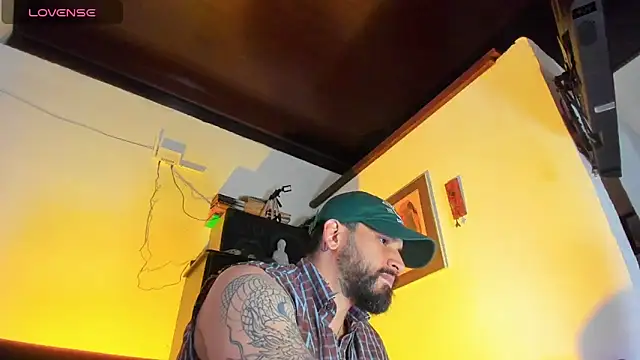 Snapshot of CamiloGray_ chatting on 10, 9, 2025 CamiloGray  online show from 10, 9, 2025