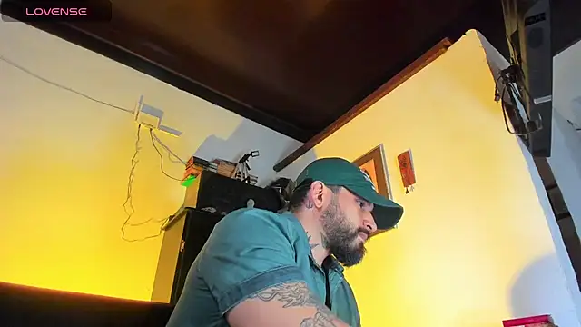 Snapshot of CamiloGray_ chatting on 11, 9, 2025 CamiloGray  online show from 11, 9, 2025