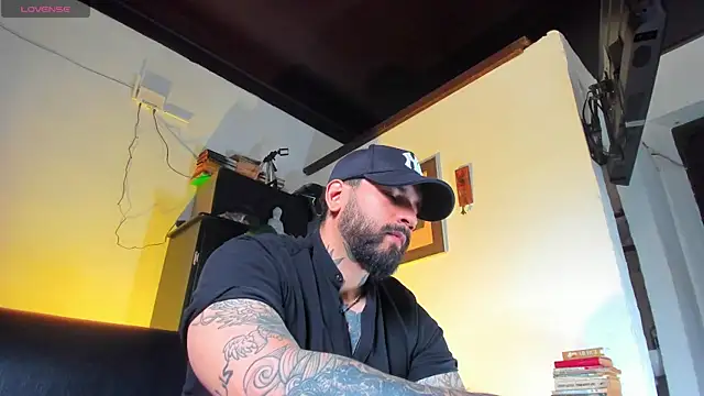 Snapshot of CamiloGray_ chatting on 17, 9, 2025 CamiloGray  online show from 17, 9, 2025