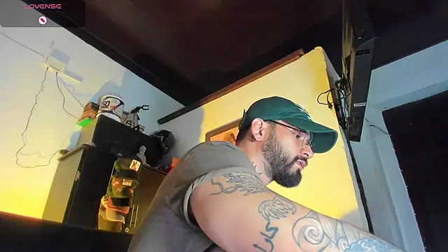 Snapshot of CamiloGray_ chatting on 26, 9, 2025 CamiloGray  online show from 26, 9, 2025
