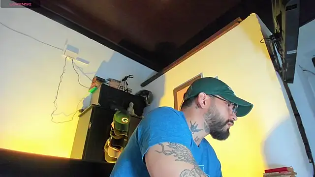 Snapshot of CamiloGray_ chatting on 4, 10, 2025 CamiloGray  online show from 4, 10, 2025