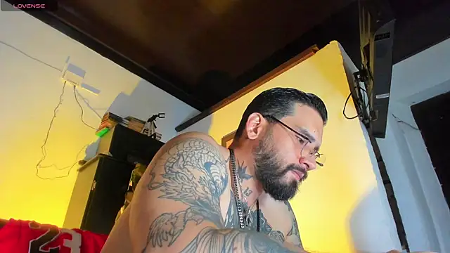 Snapshot of CamiloGray_ chatting on 5, 10, 2025 CamiloGray  online show from 5, 10, 2025