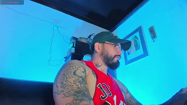 Snapshot of CamiloGray_ chatting on 15, 10, 2025 CamiloGray  online show from 15, 10, 2025