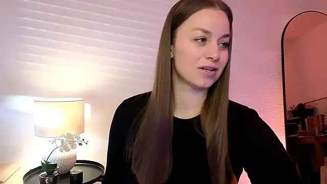 Snapshot of MilaFleur chatting on 8, 1, 2025 MilaFleur online show from 8, 1, 2025