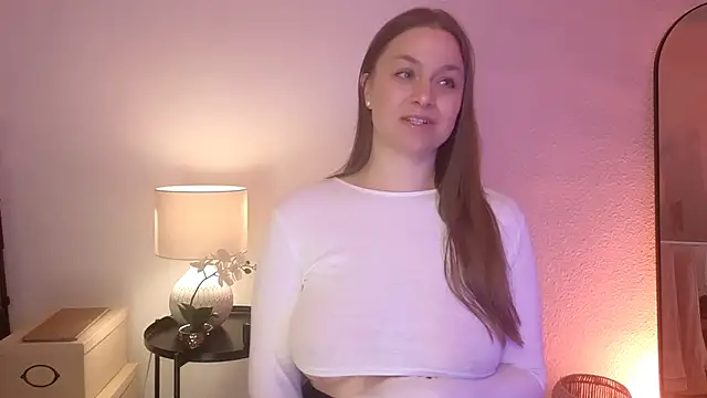 Snapshot of MilaFleur chatting on 1, 2, 2025 MilaFleur online show from 1, 2, 2025