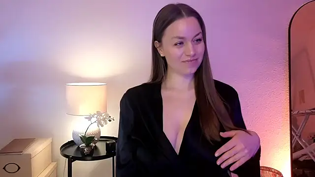 Snapshot of MilaFleur chatting on 14, 2, 2025 MilaFleur online show from 14, 2, 2025