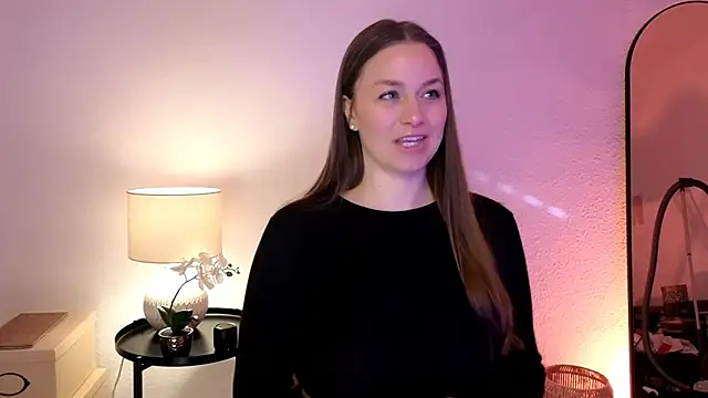 Snapshot of MilaFleur chatting on 25, 2, 2025 MilaFleur online show from 25, 2, 2025