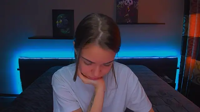 AlexaBarkley online show from 19, 2, 2025