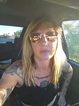 SheIsSomething online show from 1, 12, 2025