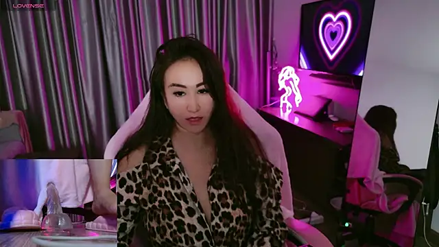 Snapshot of AsianQueens chatting on 31, 10, 2025 AsianQueens online show from 31, 10, 2025