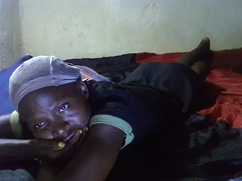 Snapshot of cute-shamza chatting on 15, 10, 2025 cute-shamza online show from 15, 10, 2025