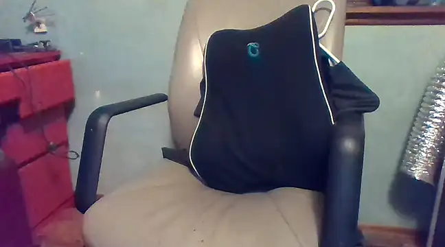 Snapshot of peaches_playz chatting on 15, 2, 2025 peaches playz online show from 15, 2, 2025