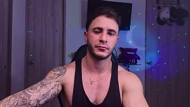Snapshot of Latino_stud4u chatting on 1, 7, 2026 Latino stud4u online show from 1, 7, 2026