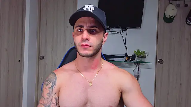 Snapshot of Latino_stud4u chatting on 15, 7, 2026 Latino stud4u online show from 15, 7, 2026