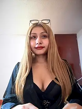 Snapshot of _Danna chatting on 29, 11, 2025 Danna online show from 29, 11, 2025