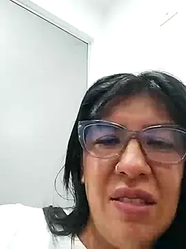 Snapshot of aisha_latina chatting on 26, 9, 2025 aisha latina online show from 26, 9, 2025
