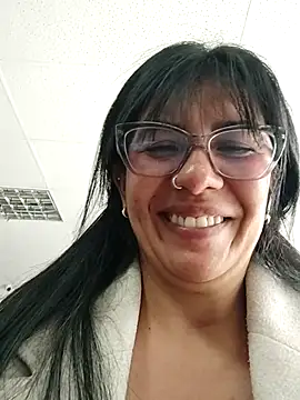 aisha latina online show from 28, 11, 2025