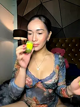 Jasmine Elcock online show from 4, 10, 2025