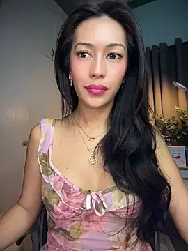 Snapshot of Jasmine_Elcock chatting on 10, 6, 2026 Jasmine Elcock online show from 10, 6, 2026