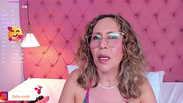 Snapshot of DaliaScoth chatting on 3, 3, 2025 DaliaScoth online show from 3, 3, 2025