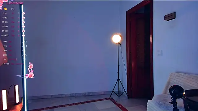 Snapshot of Arielle__03 chatting on 9, 10, 2025 Arielle  03 online show from 9, 10, 2025