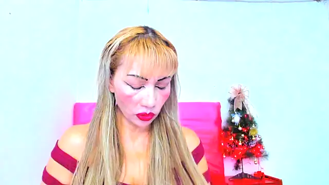 Snapshot of almabeckelt chatting on 18, 12, 2024 almabeckelt online show from 18, 12, 2024
