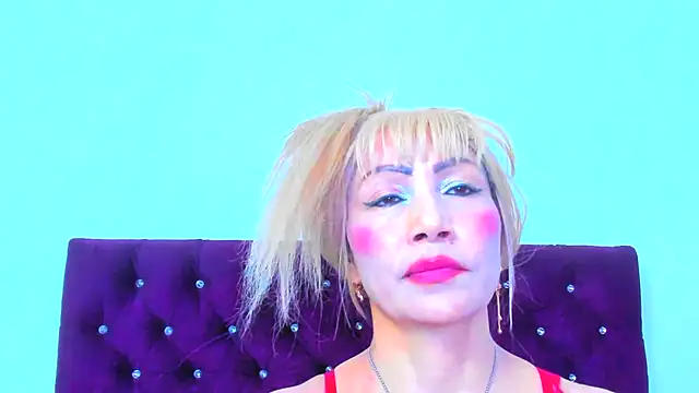 Snapshot of almabeckelt chatting on 12, 9, 2025 almabeckelt online show from 12, 9, 2025