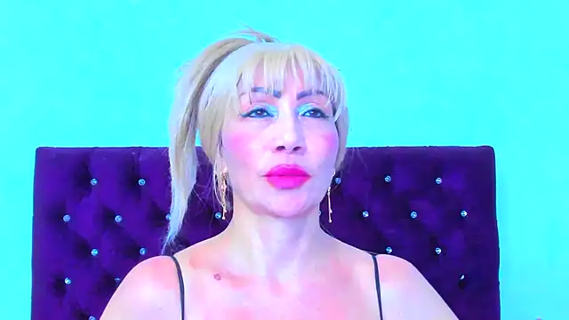 Snapshot of almabeckelt chatting on 25, 9, 2025 almabeckelt online show from 25, 9, 2025