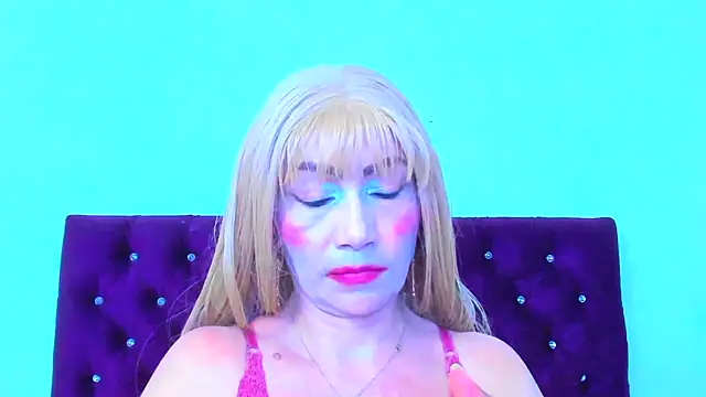 Snapshot of almabeckelt chatting on 6, 10, 2025 almabeckelt online show from 6, 10, 2025
