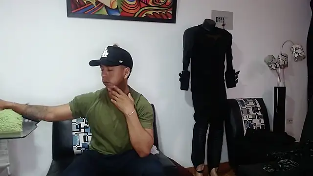 Snapshot of Black_hot266 chatting on 6, 11, 2025 Black hot266 online show from 6, 11, 2025