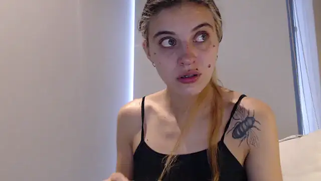 mariecam420 online show from 8, 1, 2025
