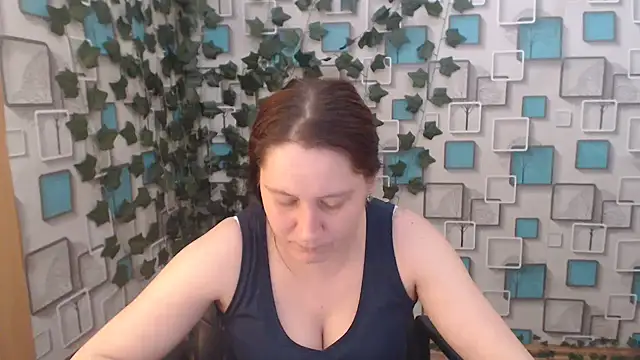 JosieJun  online show from 12, 3, 2025