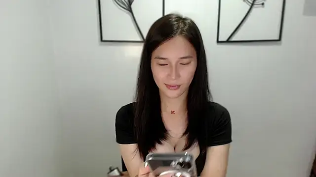 Snapshot of AmazingLuchie chatting on 5, 3, 2026 AmazingLuchie online show from 5, 3, 2026