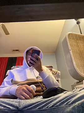 Snapshot of hottboyy45 chatting on 2, 12, 2025 hottboyy45 online show from 2, 12, 2025