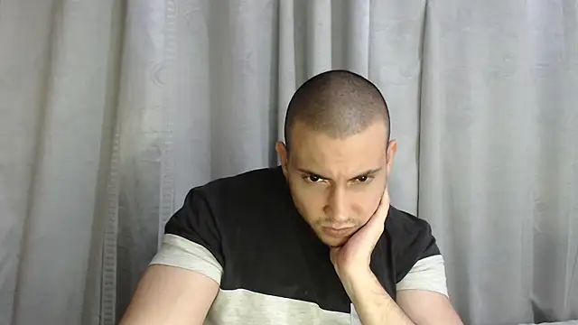 Armando 2002 online show from 2, 10, 2025