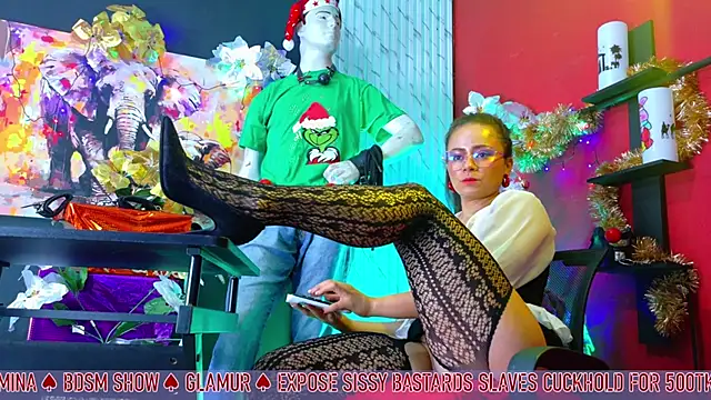MistressSlut1 online show from 2, 12, 2024