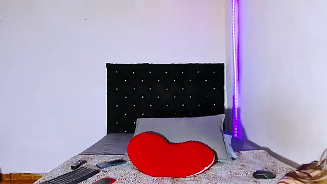 valen colombian69 online show from 19, 4, 2026